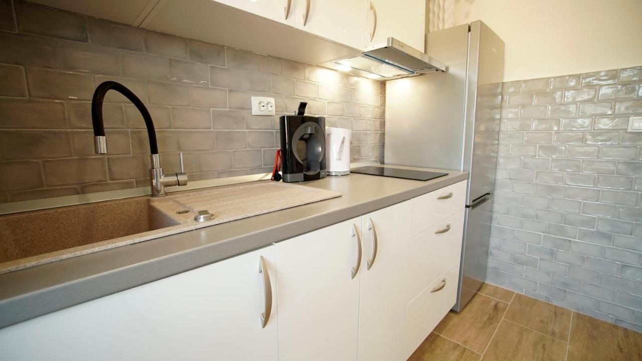 Apartment Caramela Nin Exteriör bild