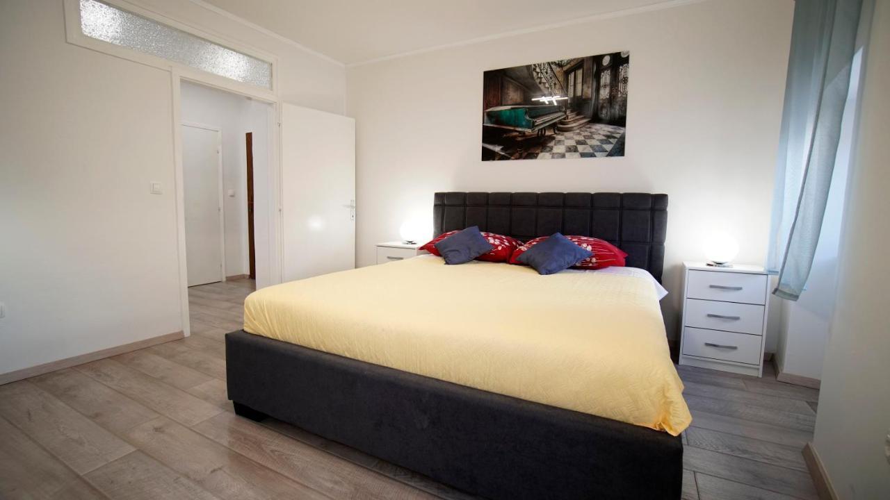 Apartment Caramela Nin Exteriör bild