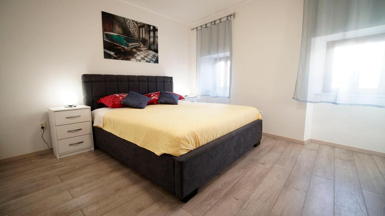 Apartment Caramela Nin Exteriör bild