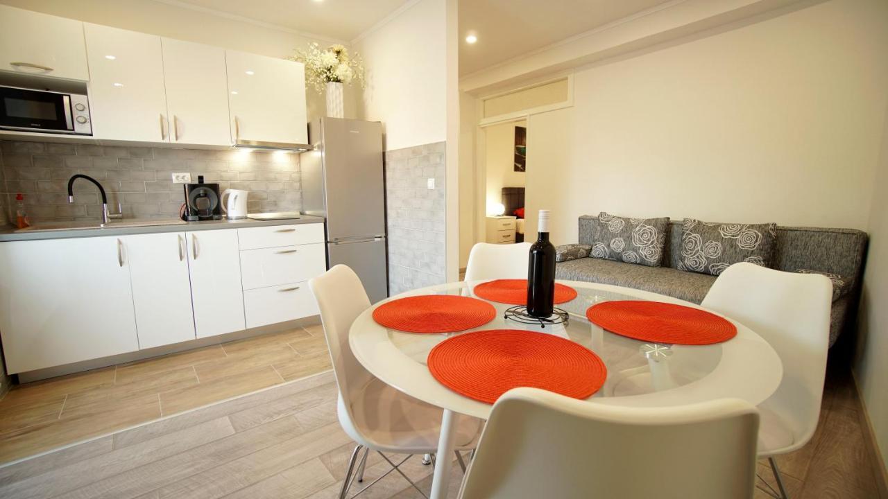 Apartment Caramela Nin Exteriör bild